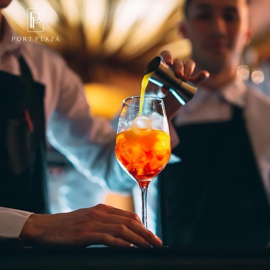 Port Plaza Evn Hotell P'arak'ar Exteriör bild